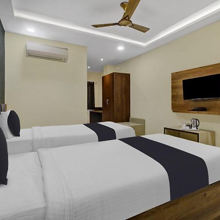 Collection O Hotel Swagath Pride Mancherāl Dış mekan fotoğraf