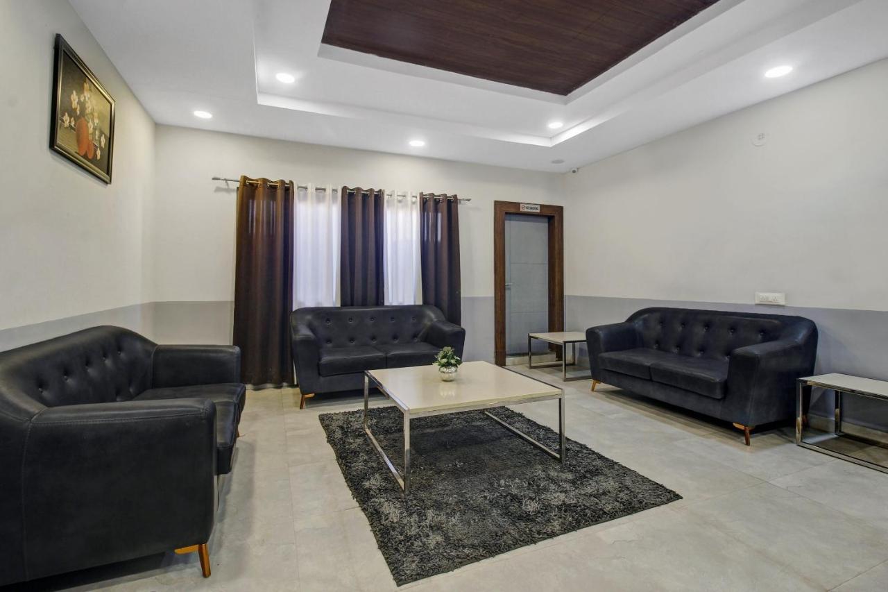 Collection O Hotel Swagath Pride Mancherāl Dış mekan fotoğraf