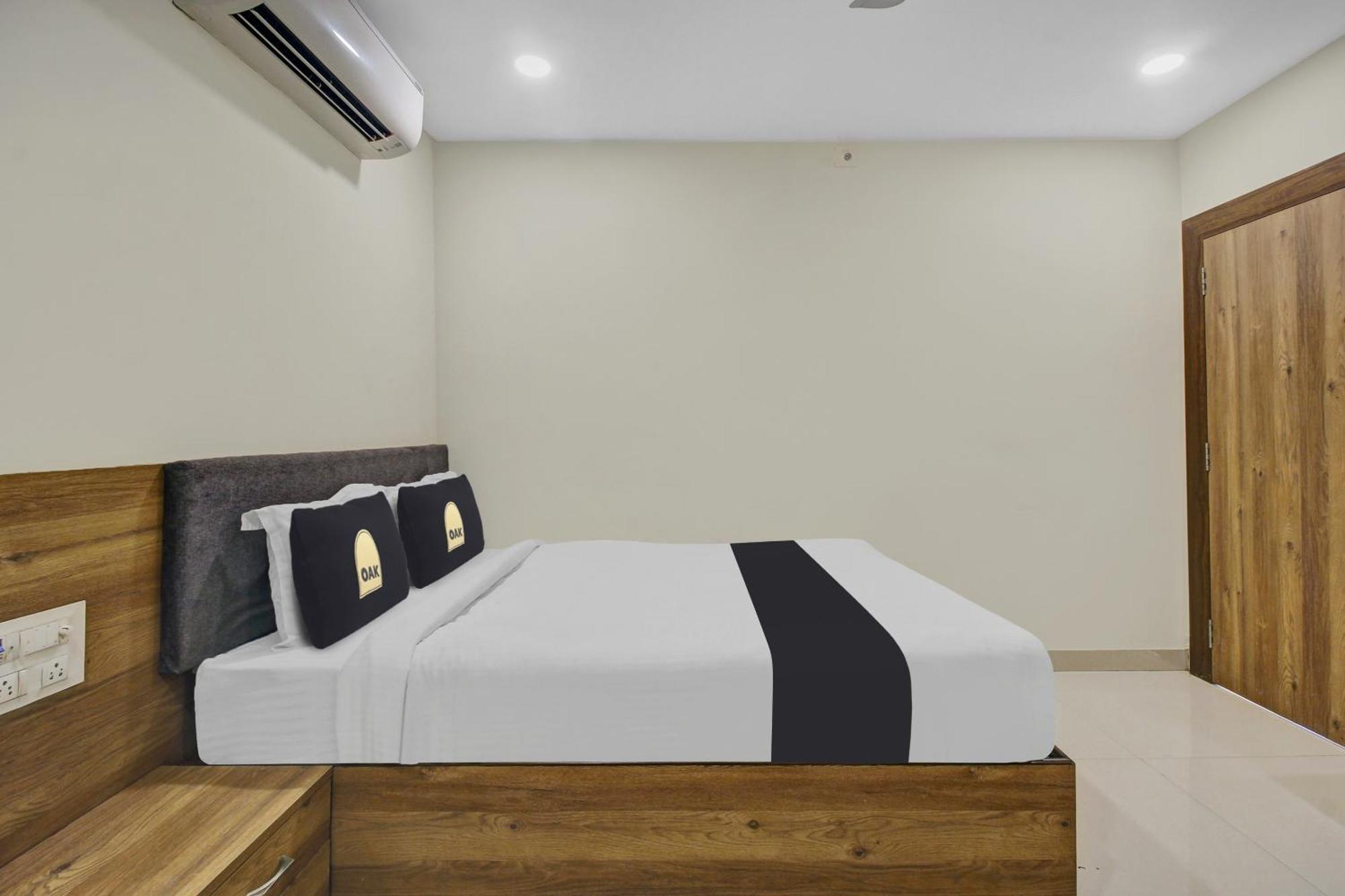 Collection O Hotel Swagath Pride Mancherāl Dış mekan fotoğraf