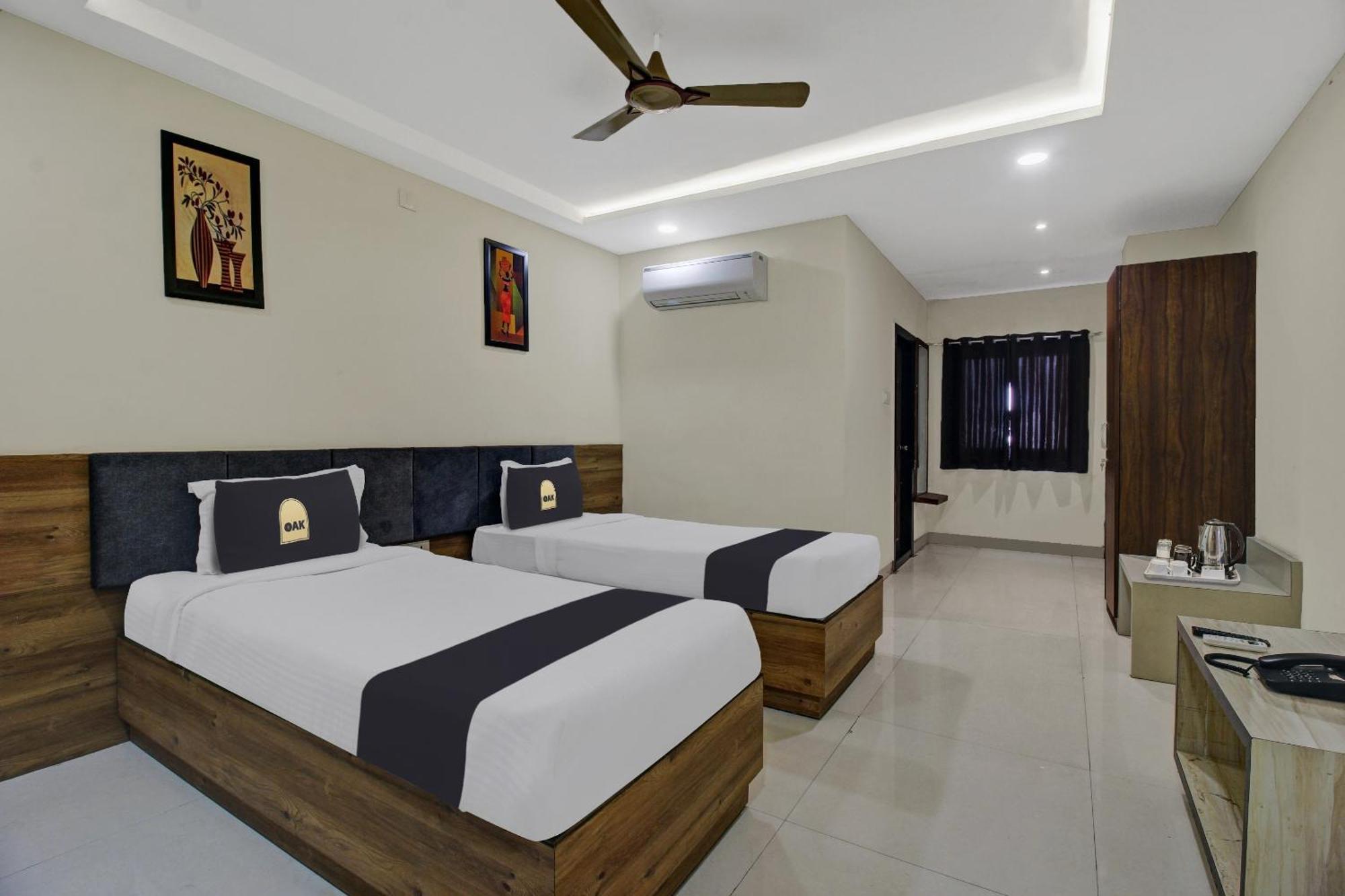 Collection O Hotel Swagath Pride Mancherāl Dış mekan fotoğraf