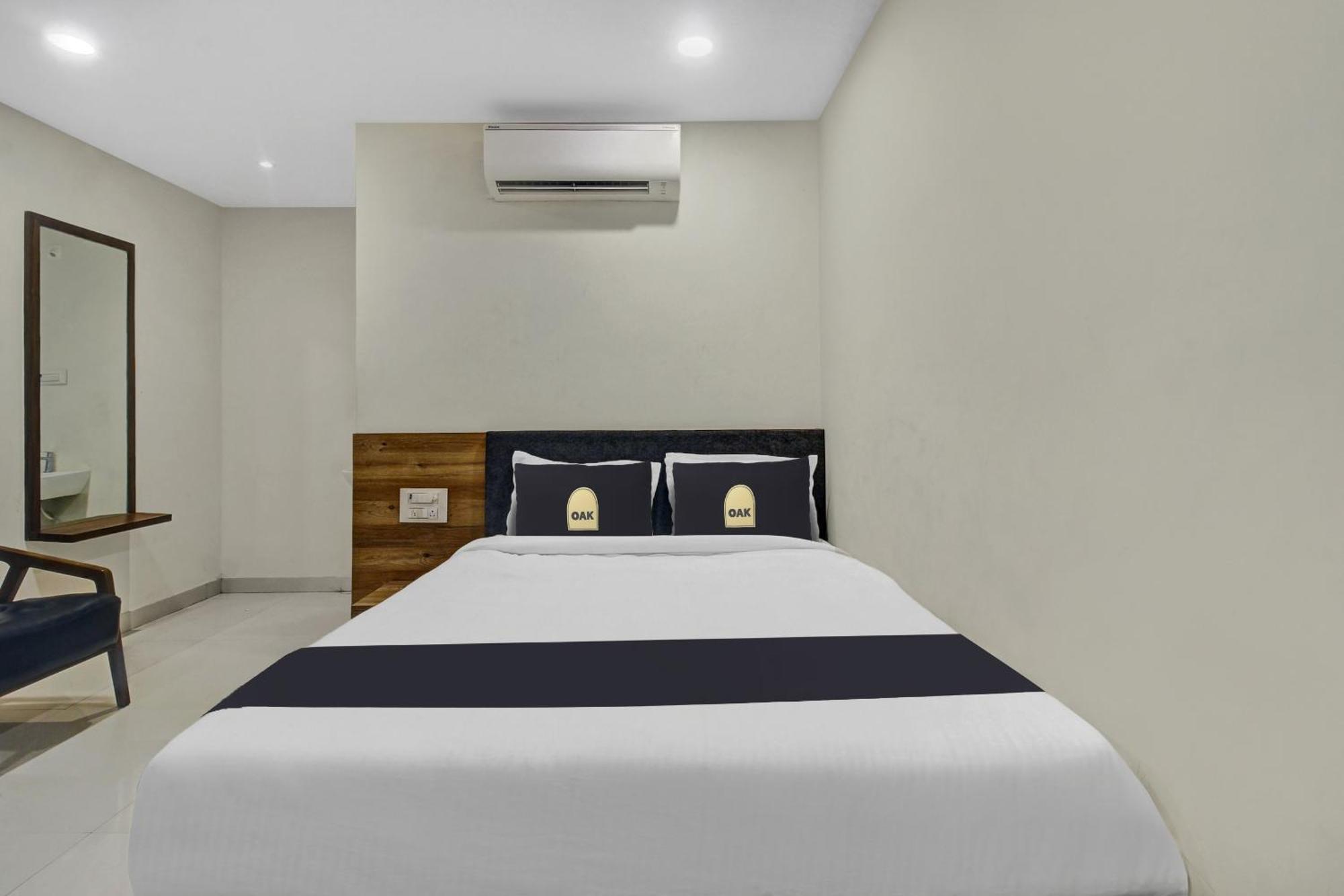 Collection O Hotel Swagath Pride Mancherāl Dış mekan fotoğraf