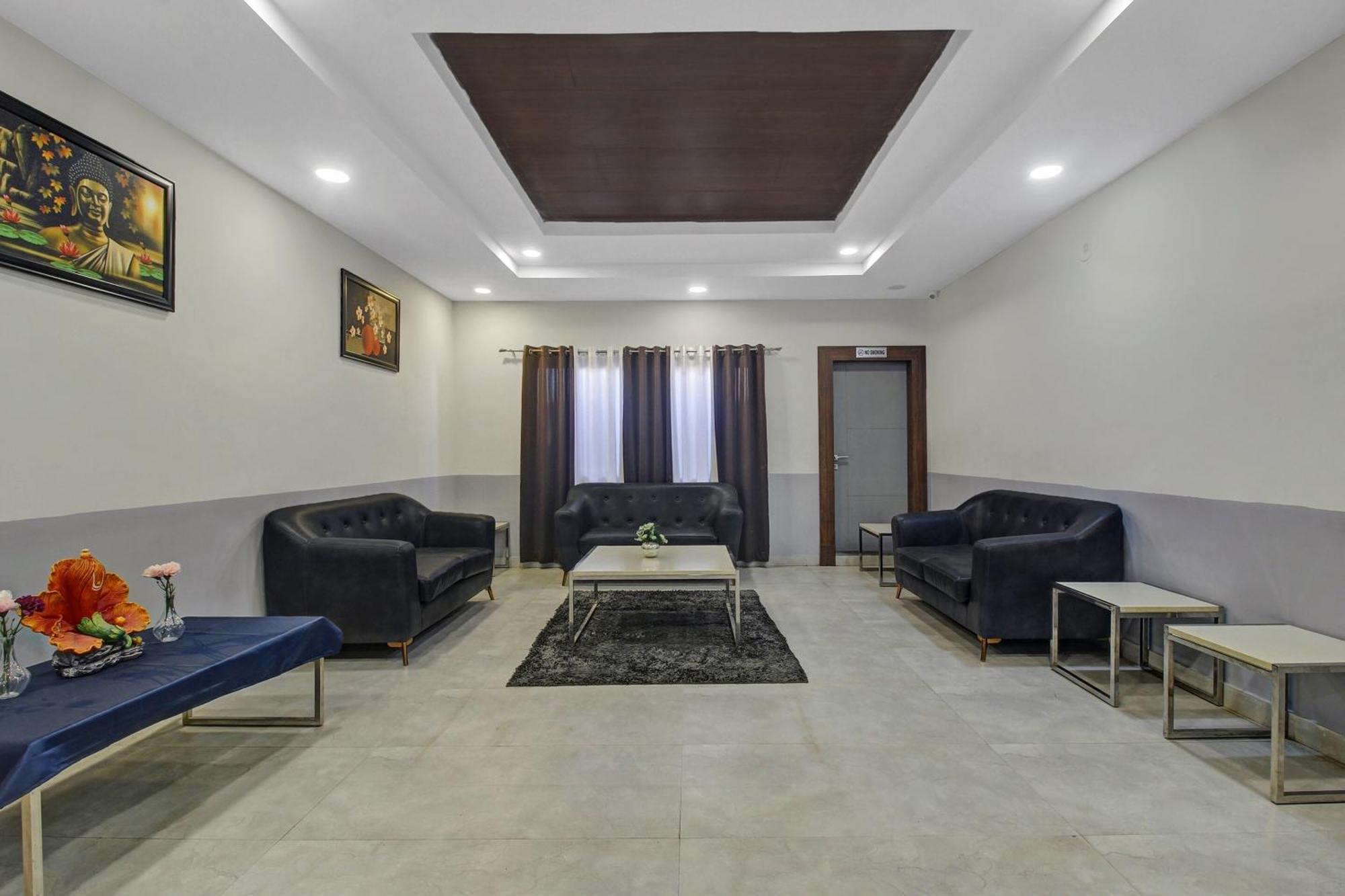 Collection O Hotel Swagath Pride Mancherāl Dış mekan fotoğraf